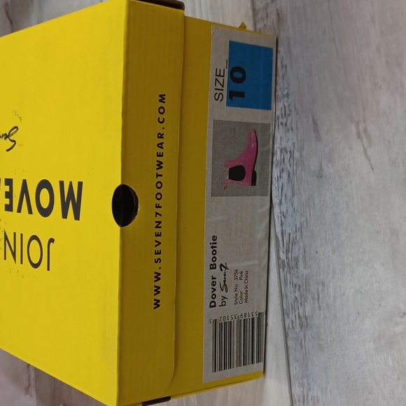 Seven7 Dover Rain Bootie - Picture 6 of 6